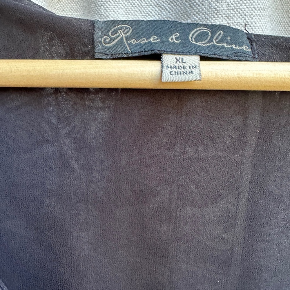 Women’s sleeveless shell